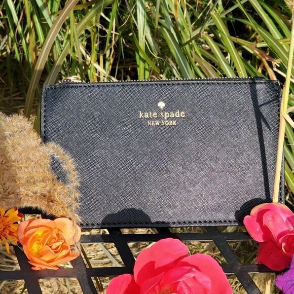 Kate Spade Wriatlet - Picture 1 of 11